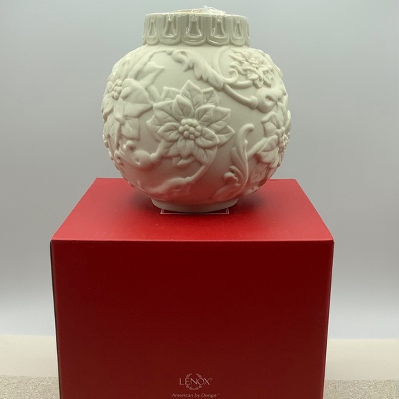 *NEW* Lenox Ornamental Glow Poinsettia Porcelain Votive Candle Holder - Picture 3 of 5